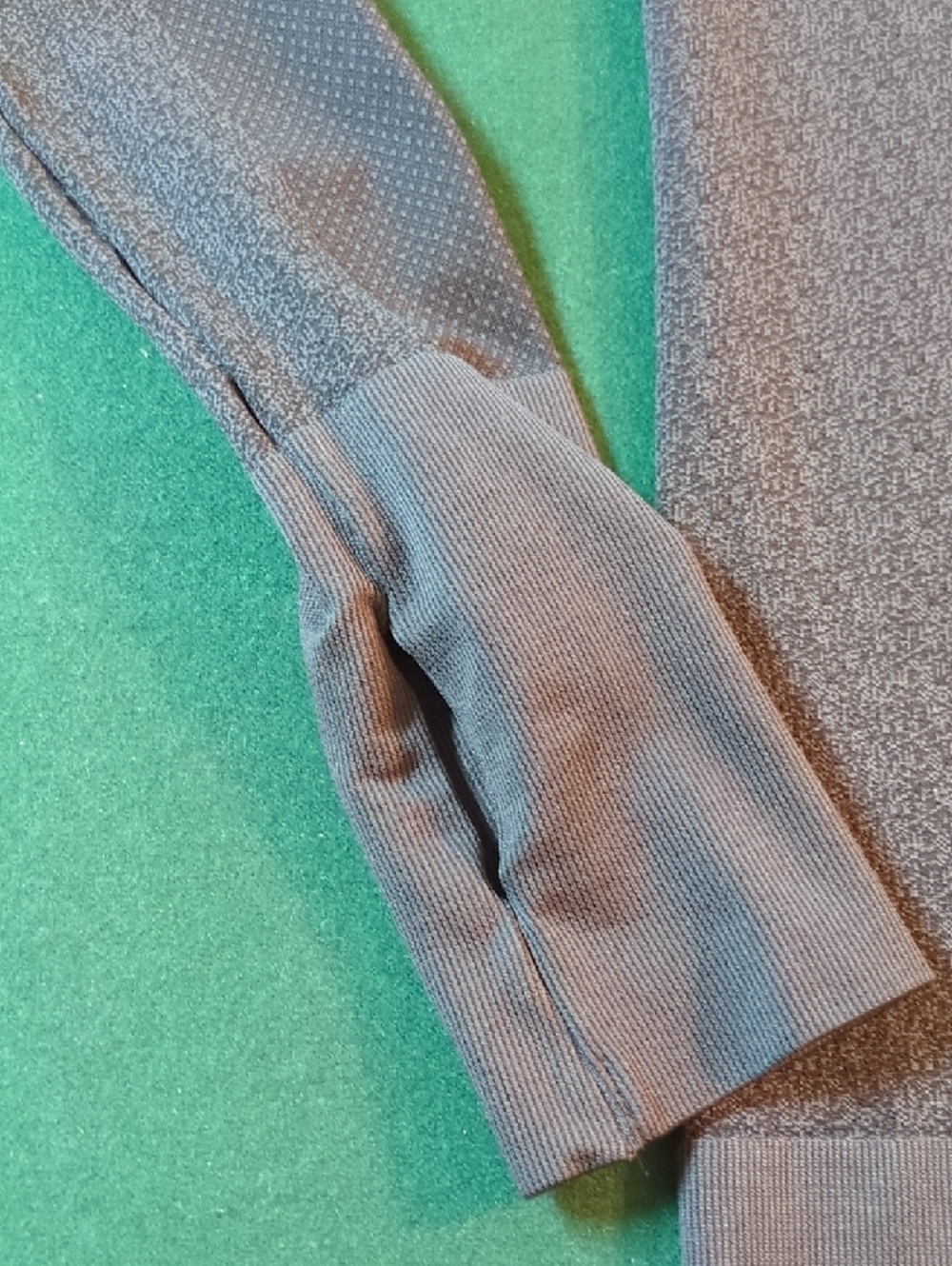 Under Armour Black & Gray Cowl-Neck Performance Pullover Heat Gear - Picture 6 of 14